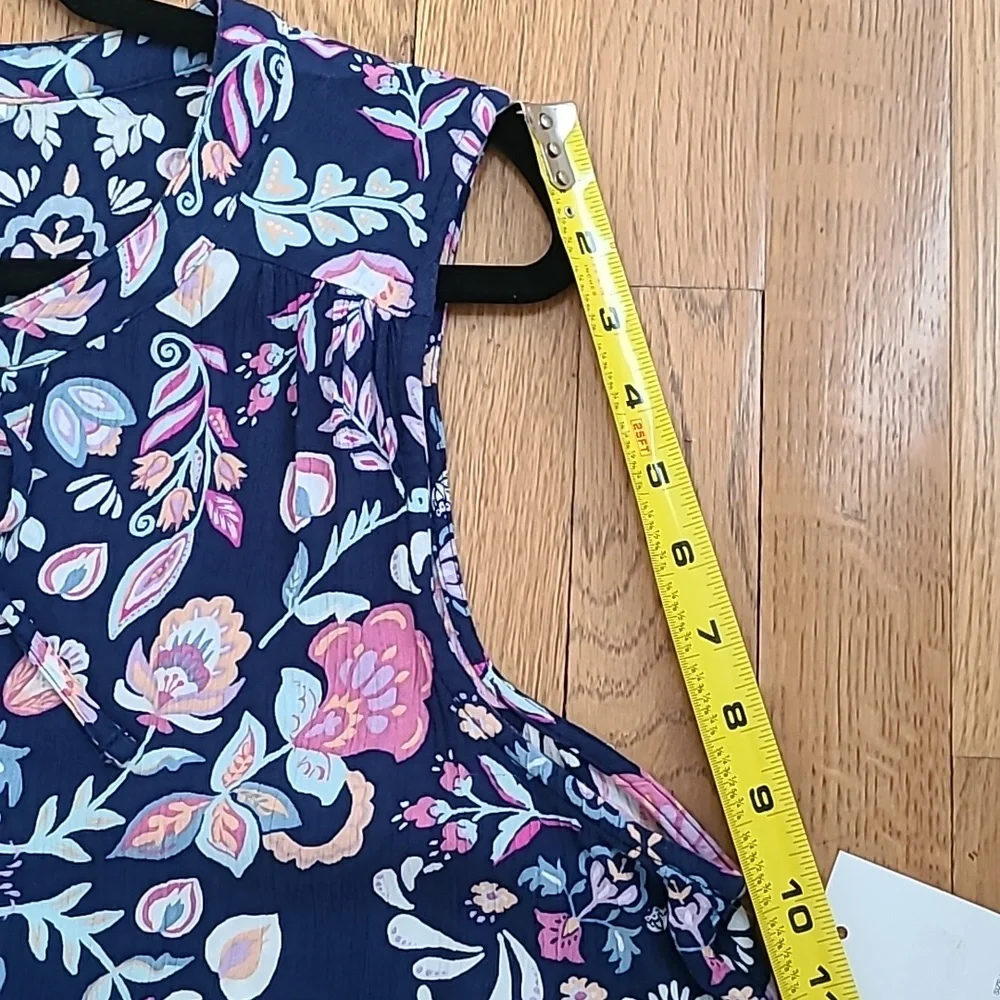 CROFT AND BARROW WOMENS BLUE AND PINK FLORAL SLEEVELESS SUMMER TOP SIZE LARGE - Picture 9 of 15